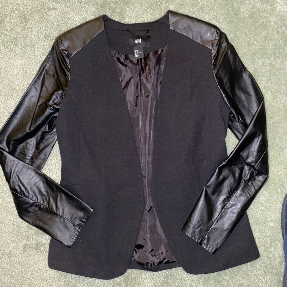 SOLD!! H&M chic blazer